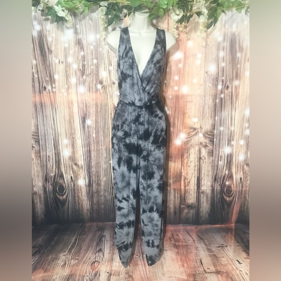 tie dye jumpsuit w/pockets & elastic ankle. - Picture 1 of 3